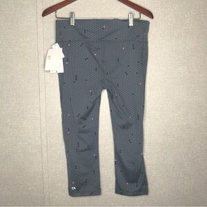 NWT Gap Fit Gray Triangle Print Capri Leggings